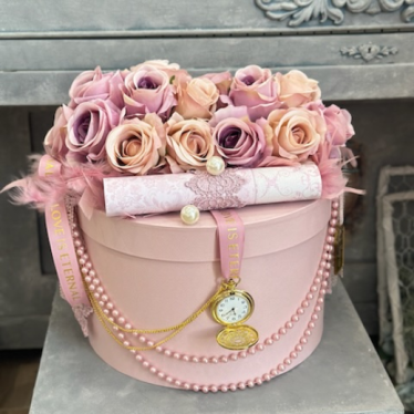 Εικόνα 2 για Shabby Pink Roses bouquet with Pearls !